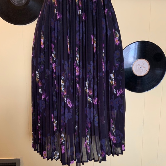 Dex pleated & lace floral midi twirl dress - Picture 6 of 9